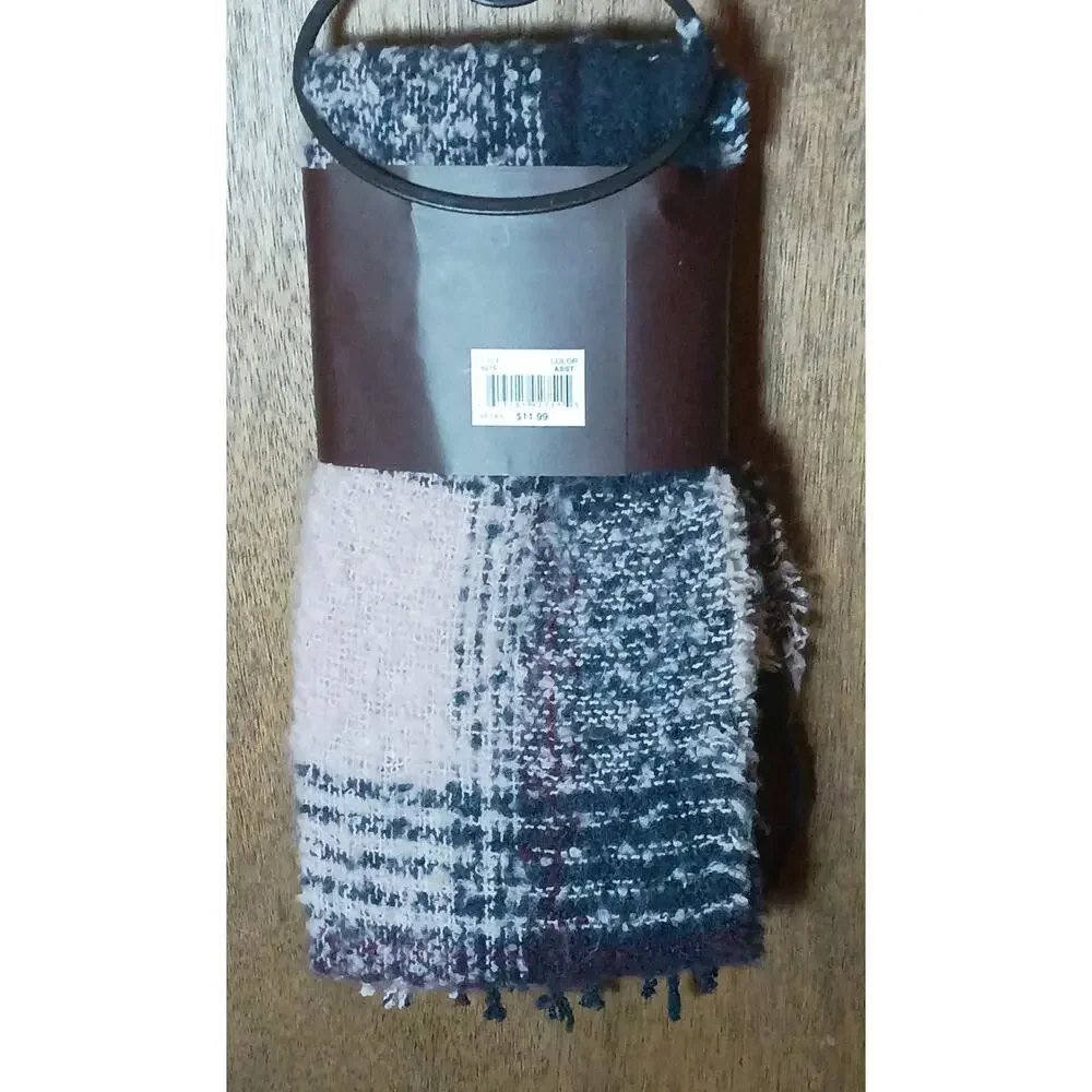 Altare Gray/ White/ Teal Plaid Knit Blanket Scarf NWT